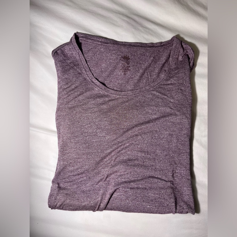 Woman maroon athletic long sleeve size 2xl